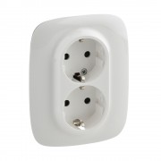   Valena ALLURE.Силовая розетка двойная 2х2К+З 16А 250В с лицевой панелью.С защитными шторками.Безвинтовые зажимы.Белая, артикул 753726