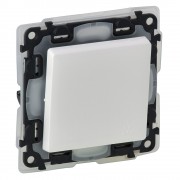 Valena LIFE IP44.Выключатель 10АХ 250В с лицевой панелью.Безвинтовые зажимы.Белый, артикул 752151